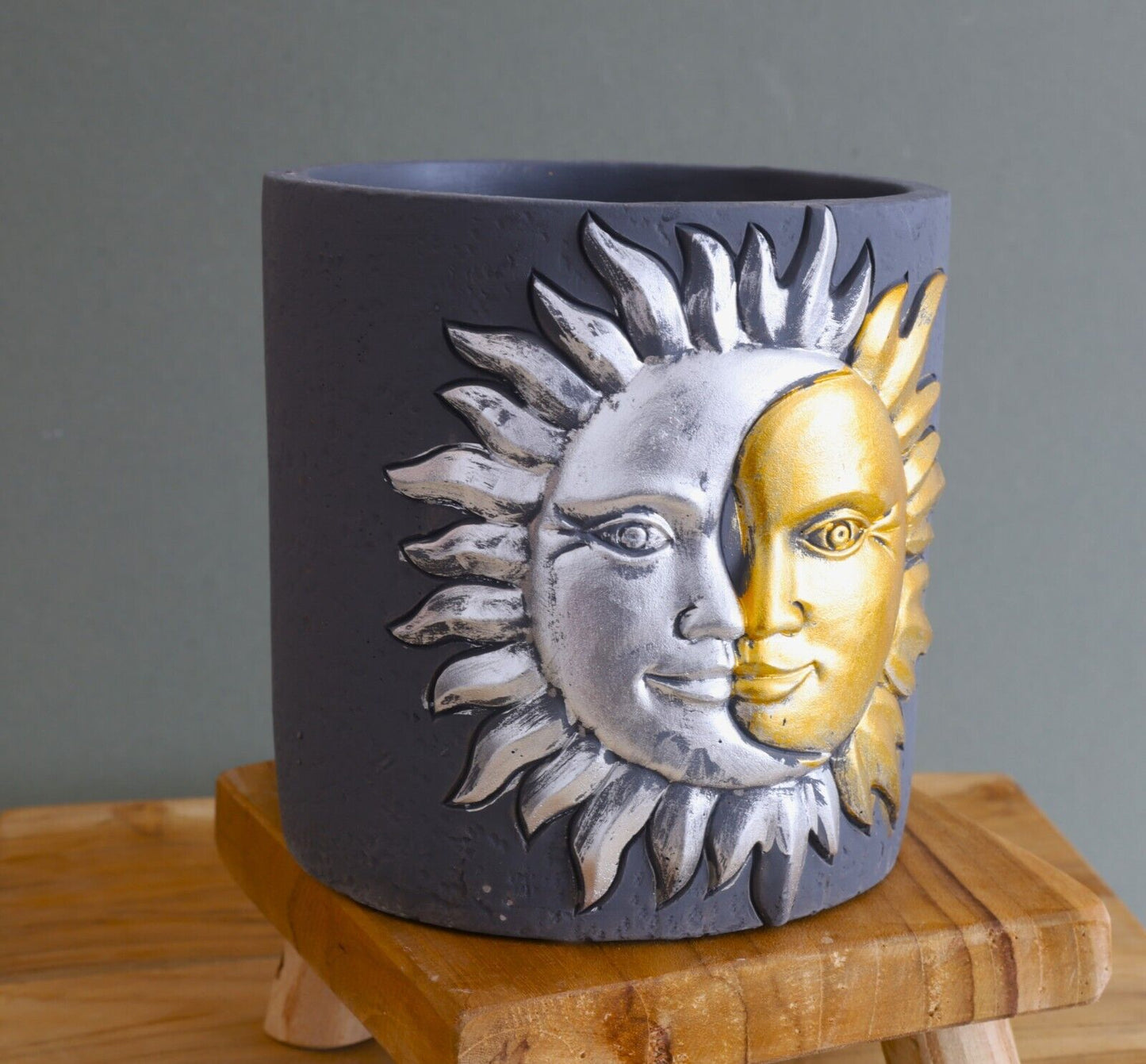 15 cm Solar Lunar Golden Sun Cement Grey Plant Pot Holder Cache Cover Planter