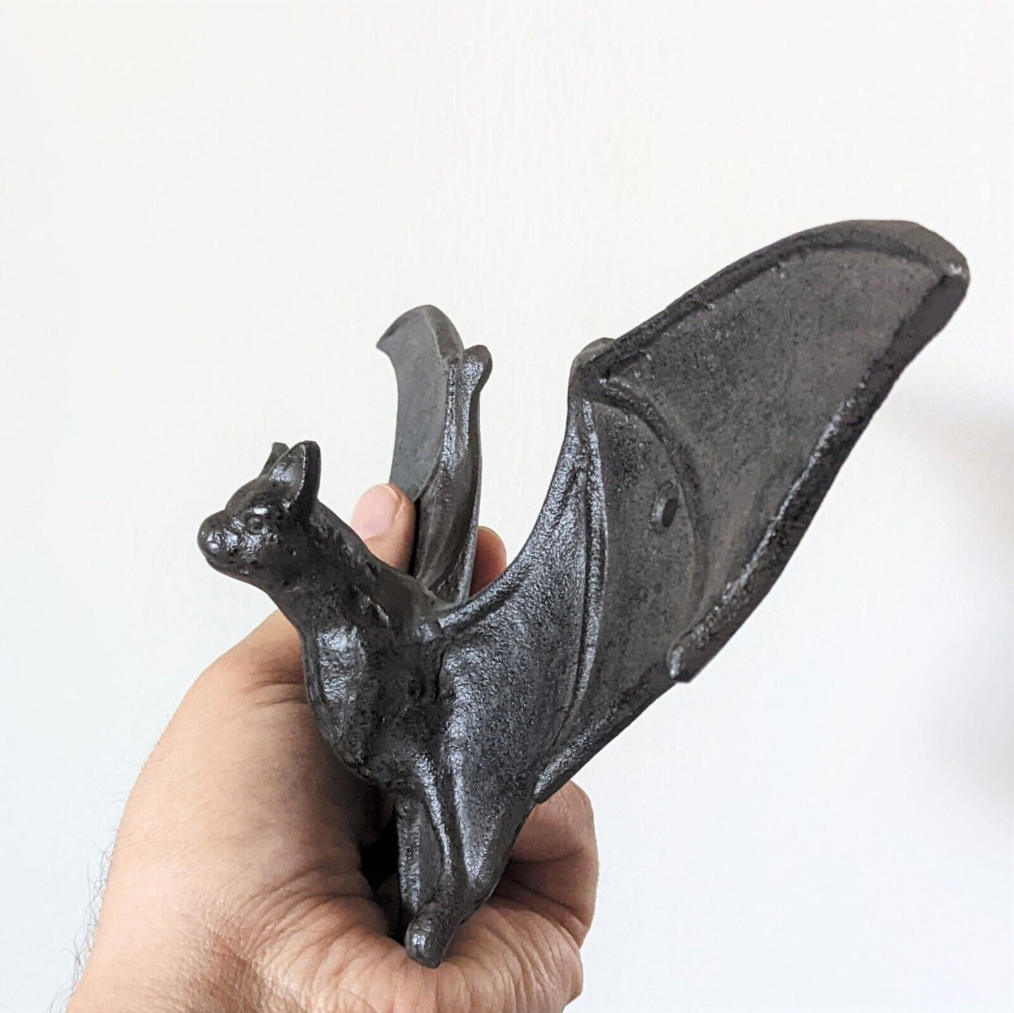 Large Wall Hanging Bat Flying Hook Hanger Halloween Spooky Decor 26cm Cast Iron