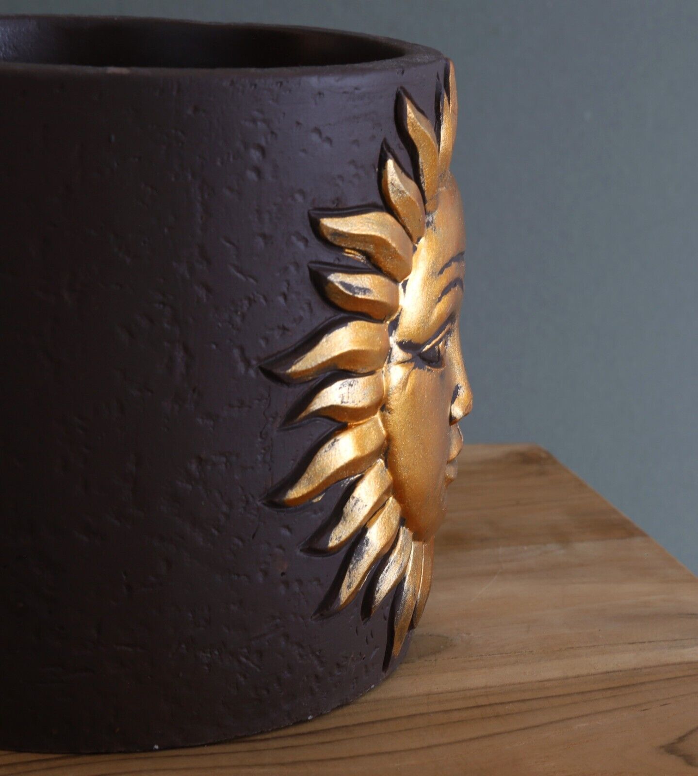 15 cm Solar Golden Sun Cement Brown Plant Pot Holder Cache Cover Planter
