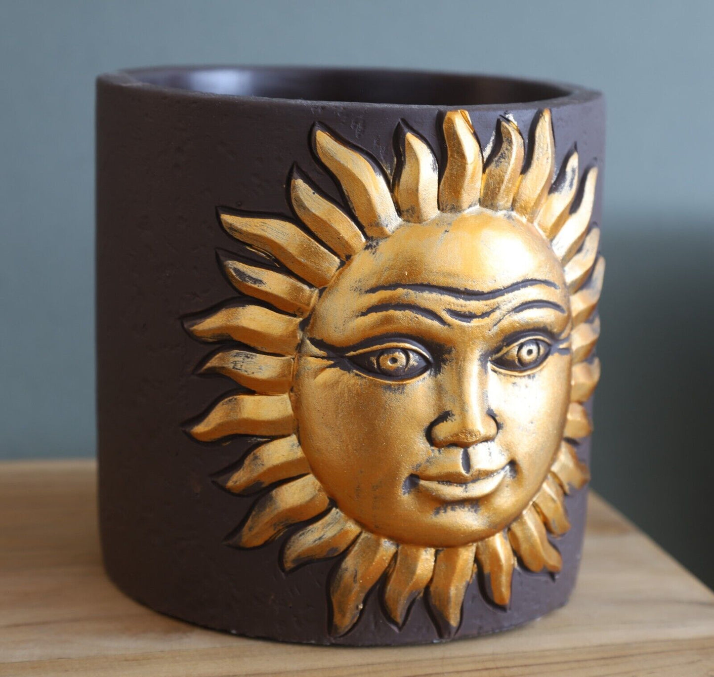 15 cm Solar Golden Sun Cement Brown Plant Pot Holder Cache Cover Planter