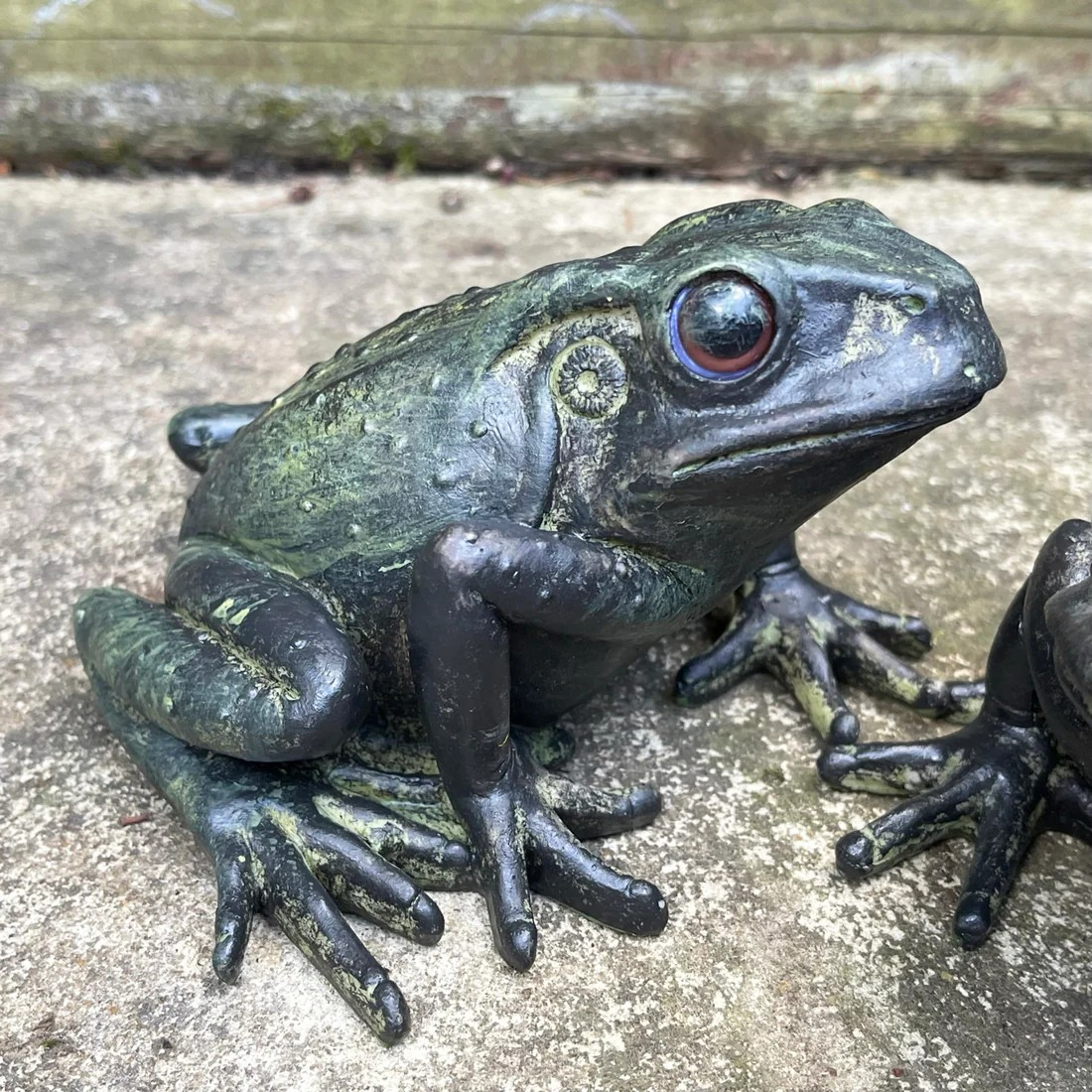 2Pc Green Resin Frog Statues Real Life Animal Indoor Outdoor Sculpture Ornaments