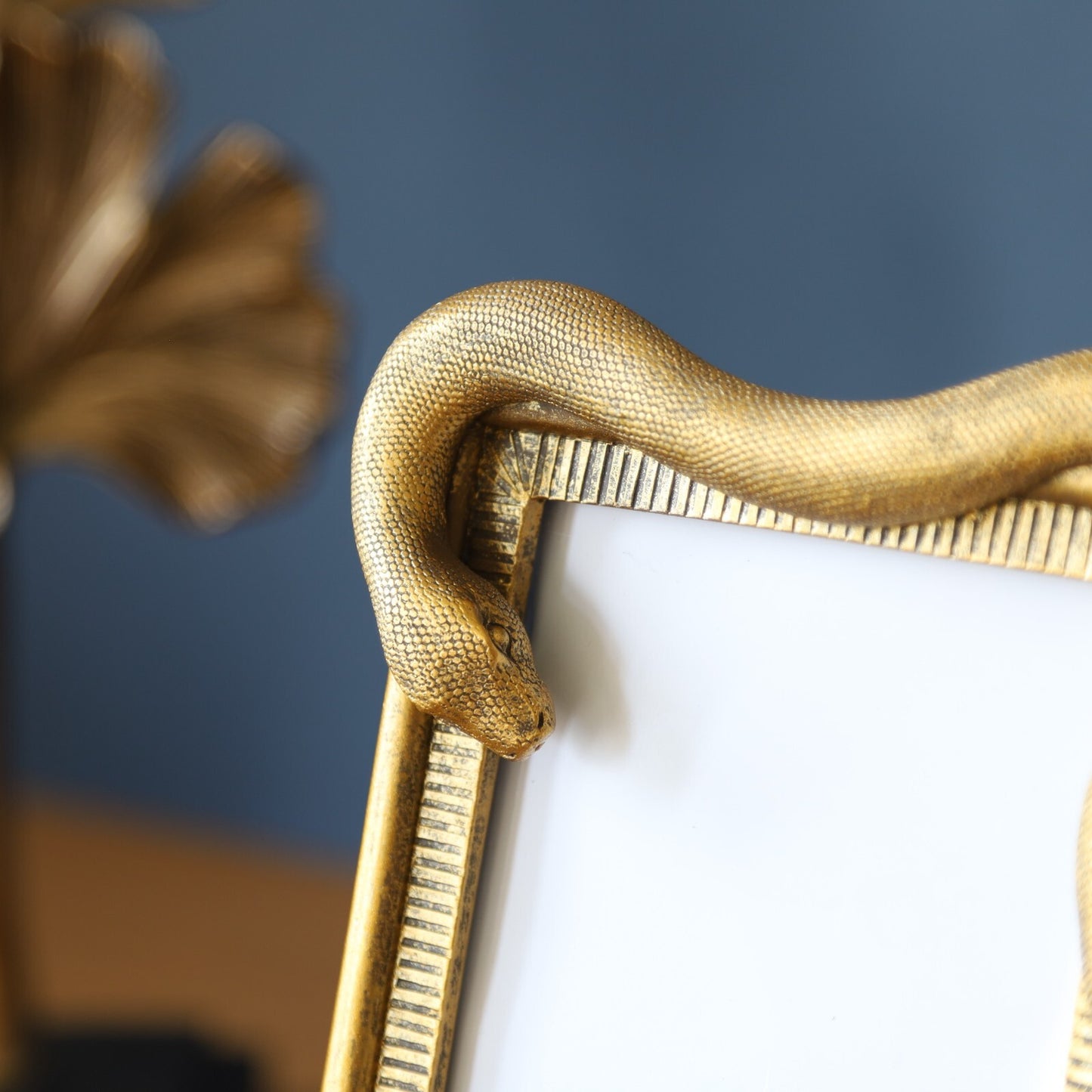 Resin Gold Snake Photo Frame 4x6inch Picture Holder Frame Sculpture Decoration
