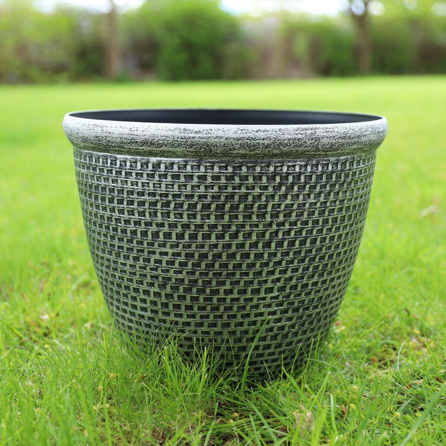 30cm Silver Plastic Round Cromarty Planter Antique Plant Flowers Pot Cover