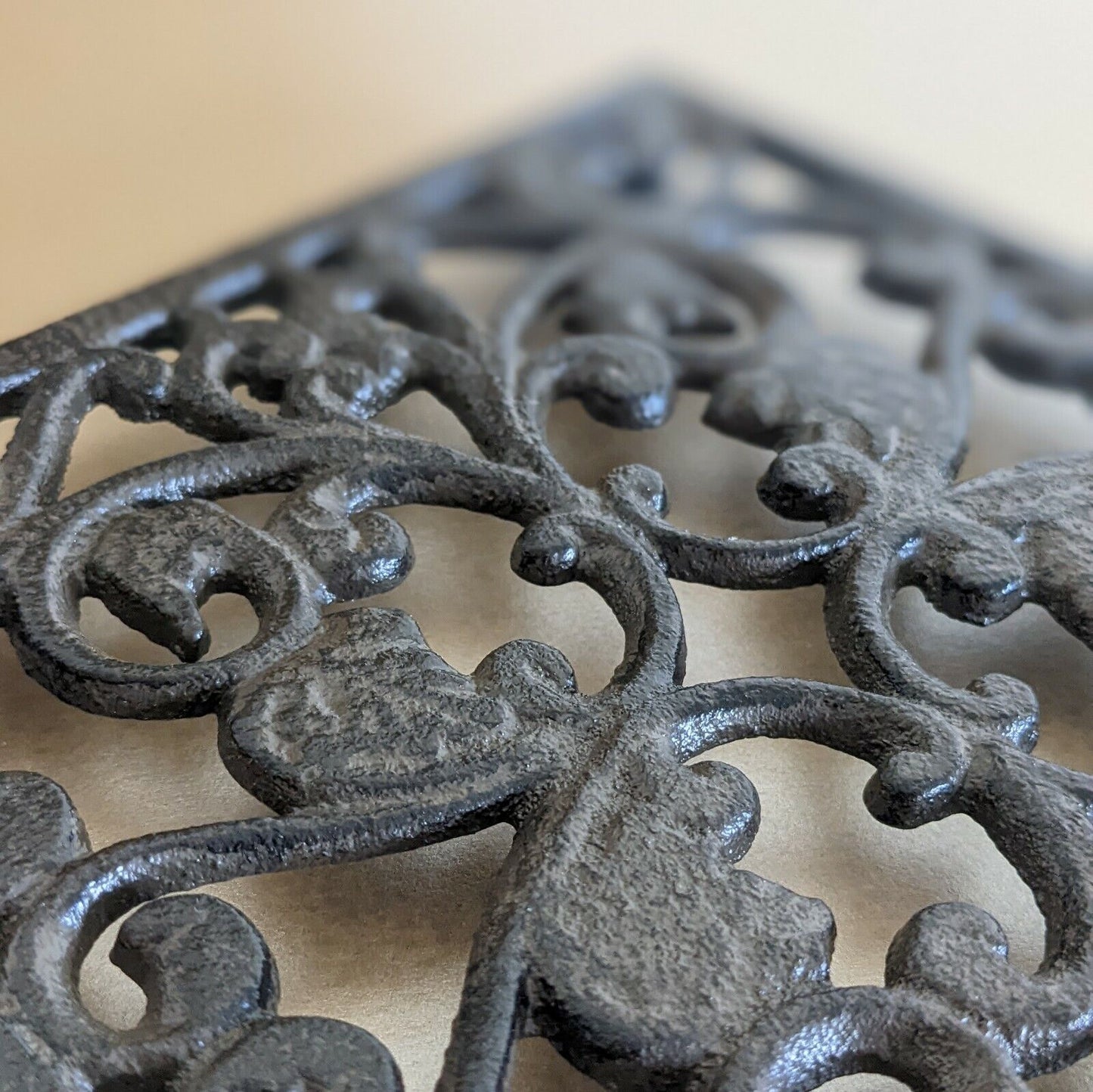 Square Trivet Tea Pot Pan Stand Dining Kitchen Worktop Protection 17cm Cast Iron
