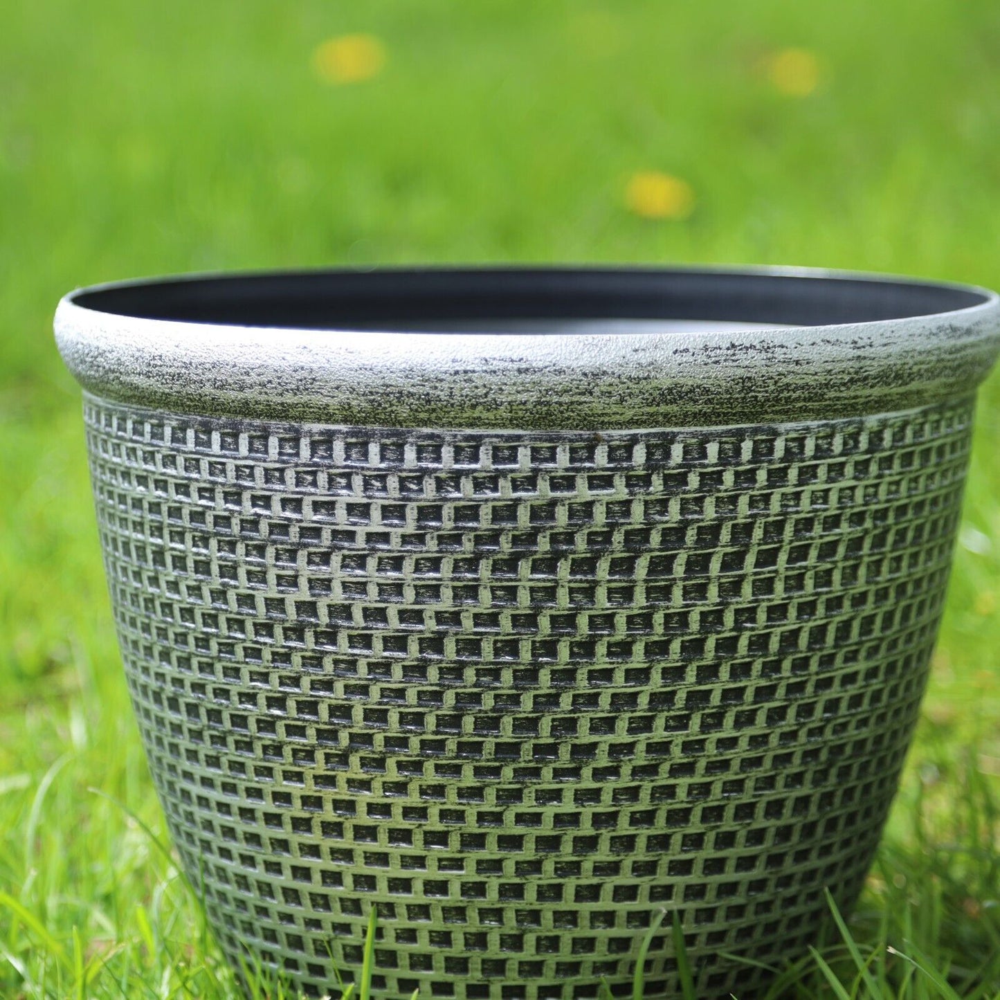 30cm Silver Plastic Round Cromarty Planter Antique Plant Flowers Pot Cover