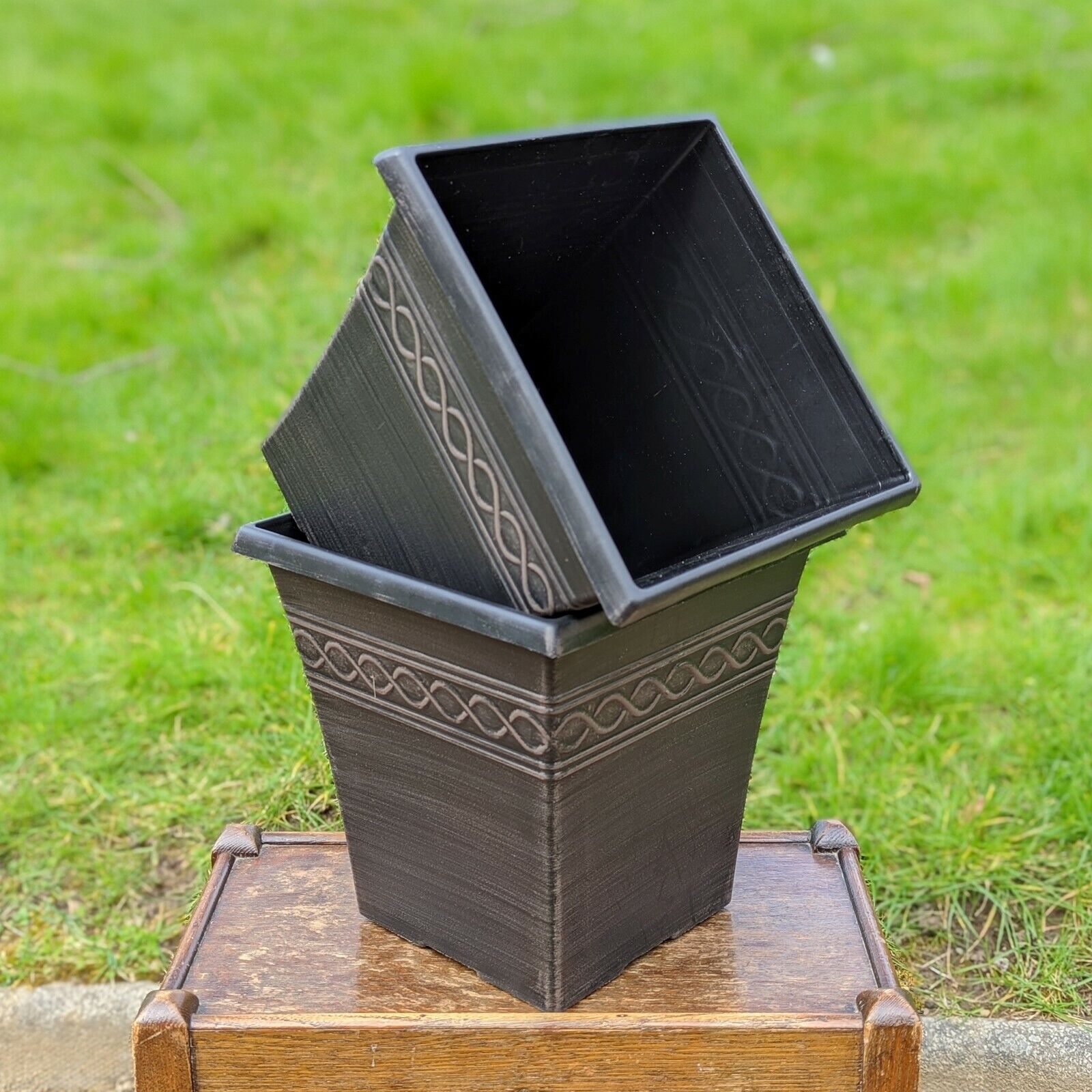 9l plant pot Square Planter Set of 2 Charcoal Black Plastic Plant Pot 16cm Rusty 9L – Fyne Finds