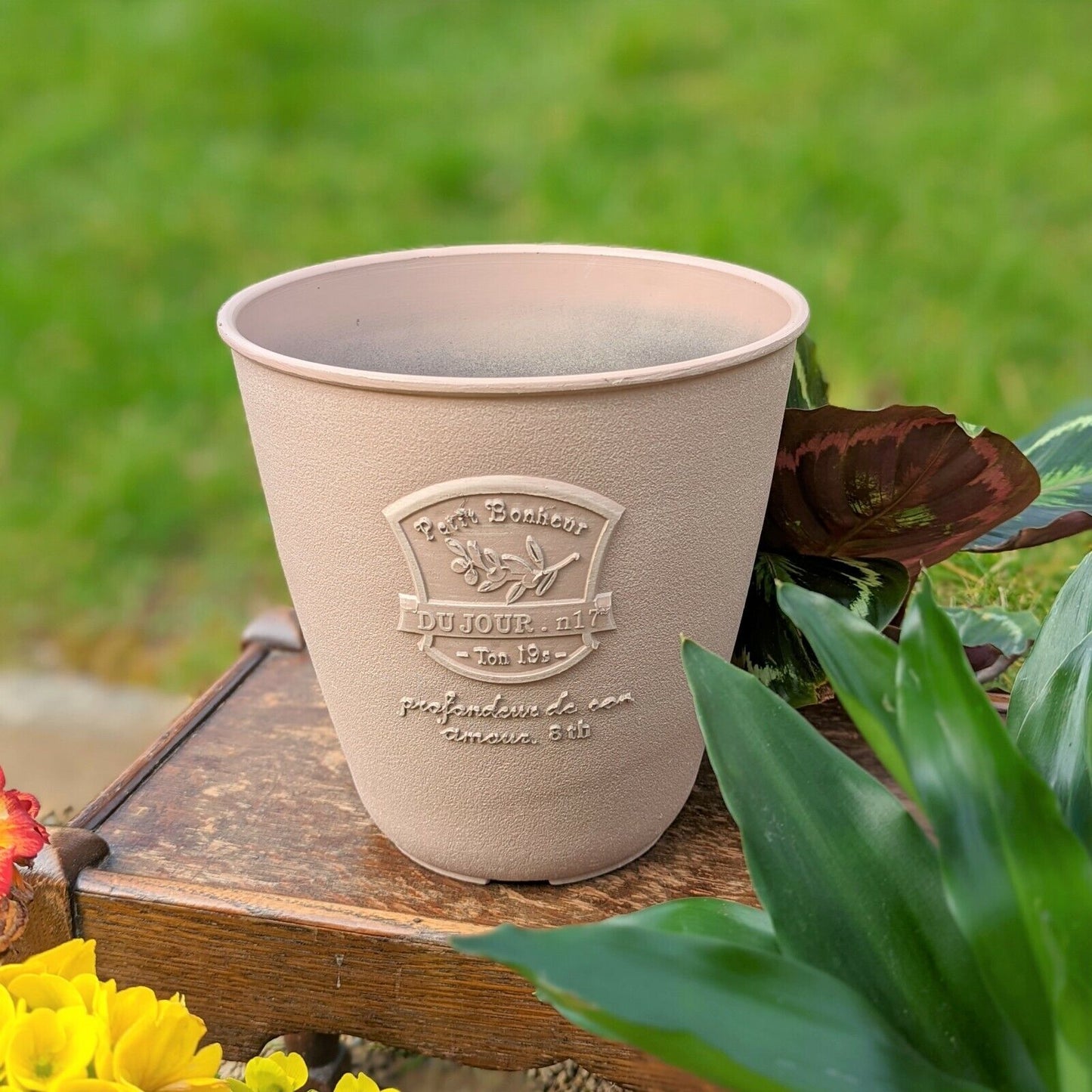 3.5L Light Brown Plastic Plant Pot 19.5cm Olive Tall Garden Planter Heavy Pot