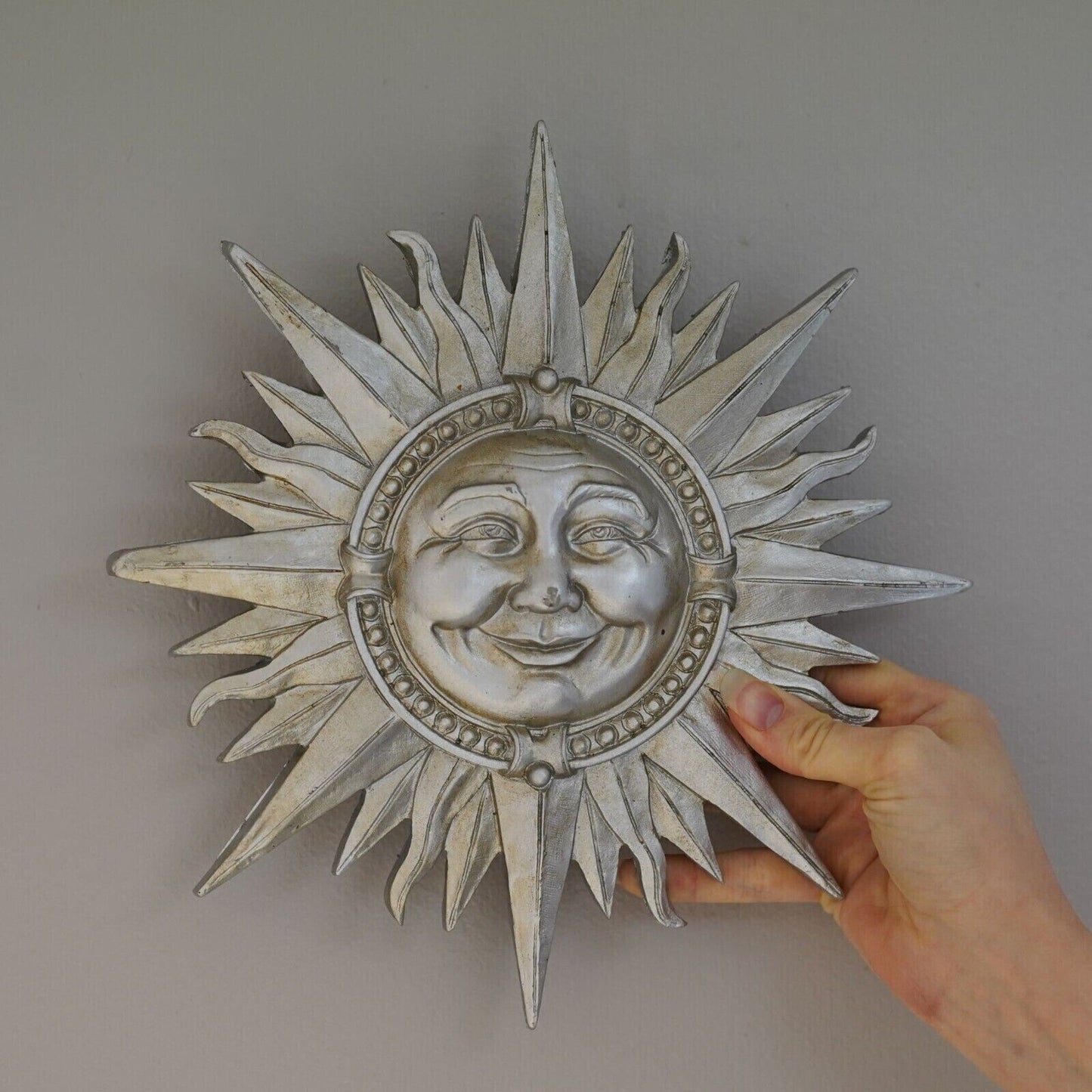 Silver Resin Sun Hanging Wall Plaque Garden Outdoor Home Smiling Statue Ornament