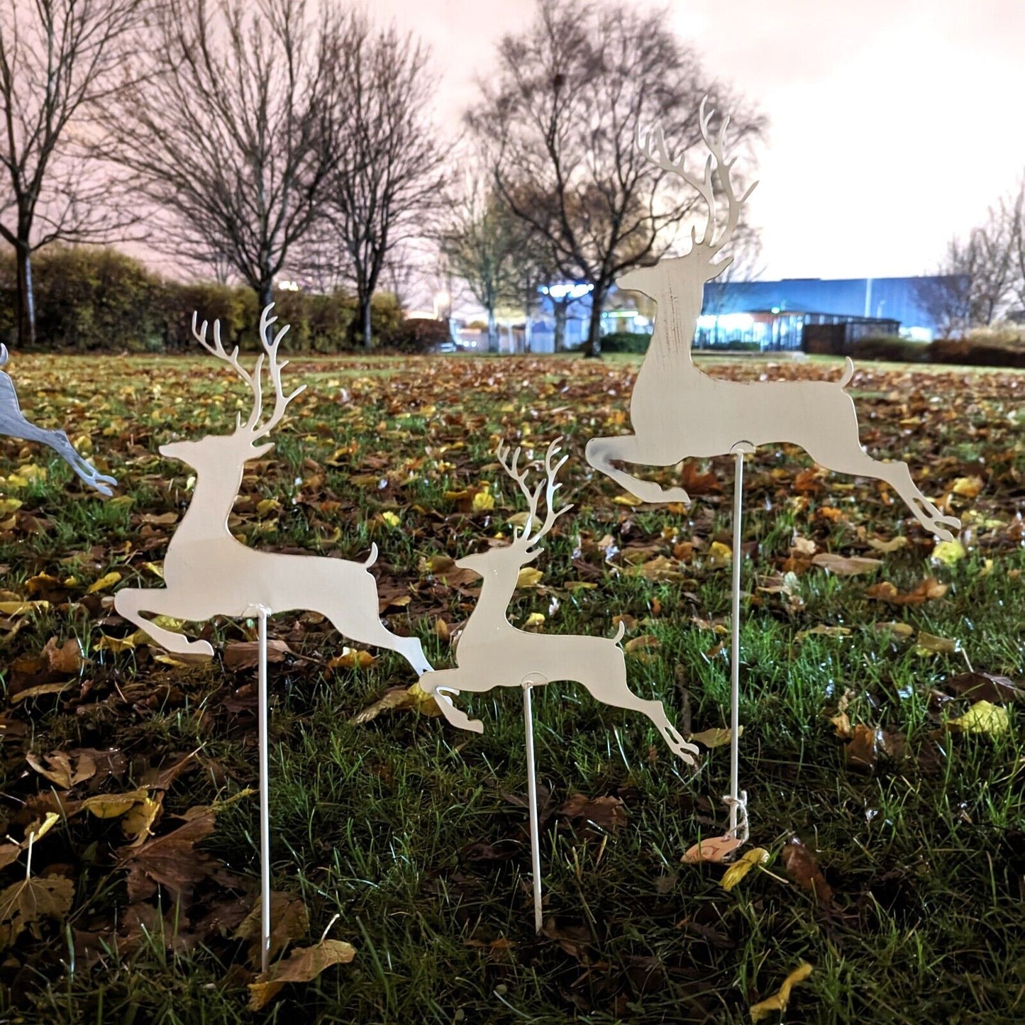 Rustic White Reindeer Metal Art Garden Stake Christmas Decor Outdoor Ornament