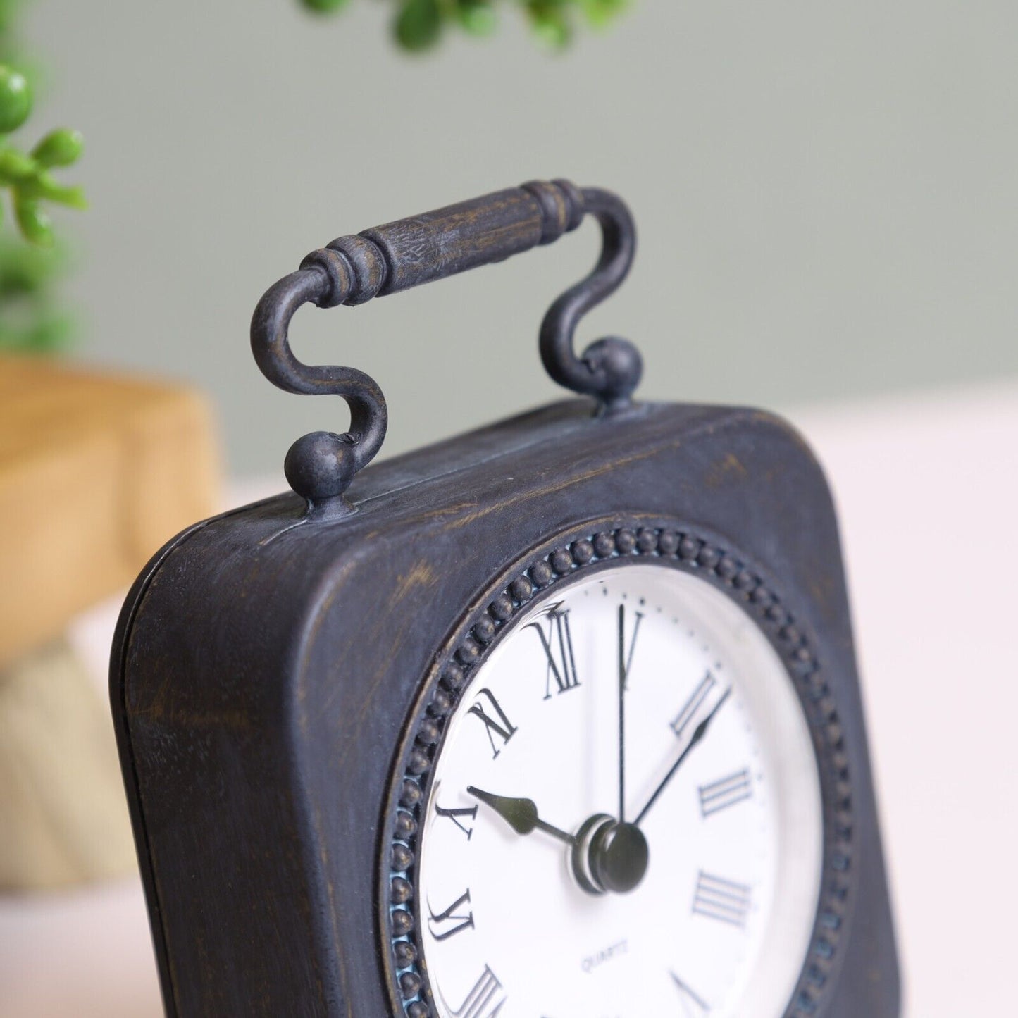 Metal Black Carriage Table Mantle Antique Battery Roman Clock Gift Home Decor