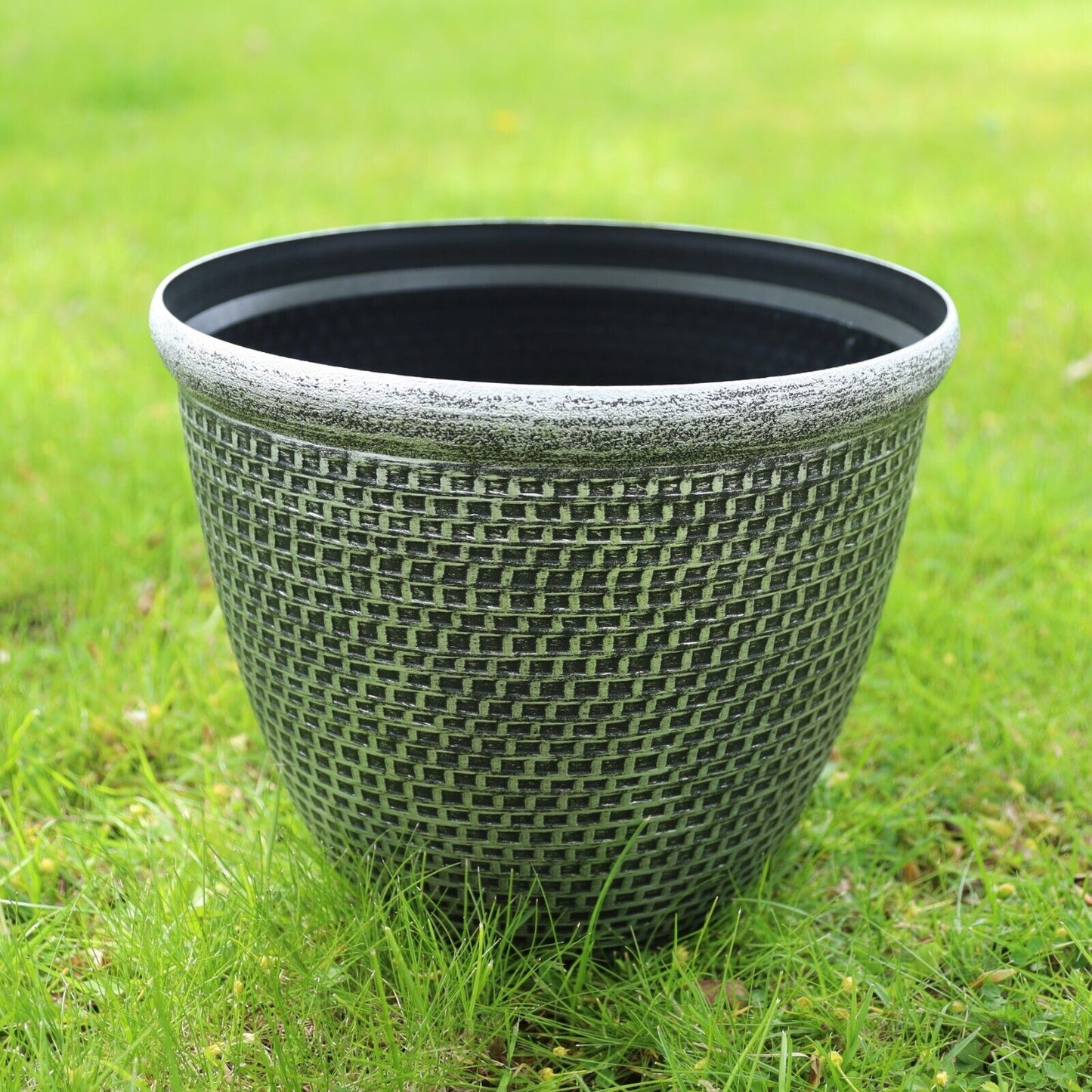 30cm Silver Plastic Round Cromarty Planter Antique Plant Flowers Pot Cover