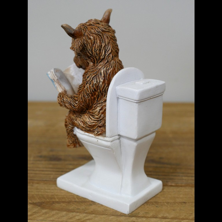 Resin Highland Cow on the Loo Bull Decorative Sculpture Ornament Statue Fun Gift