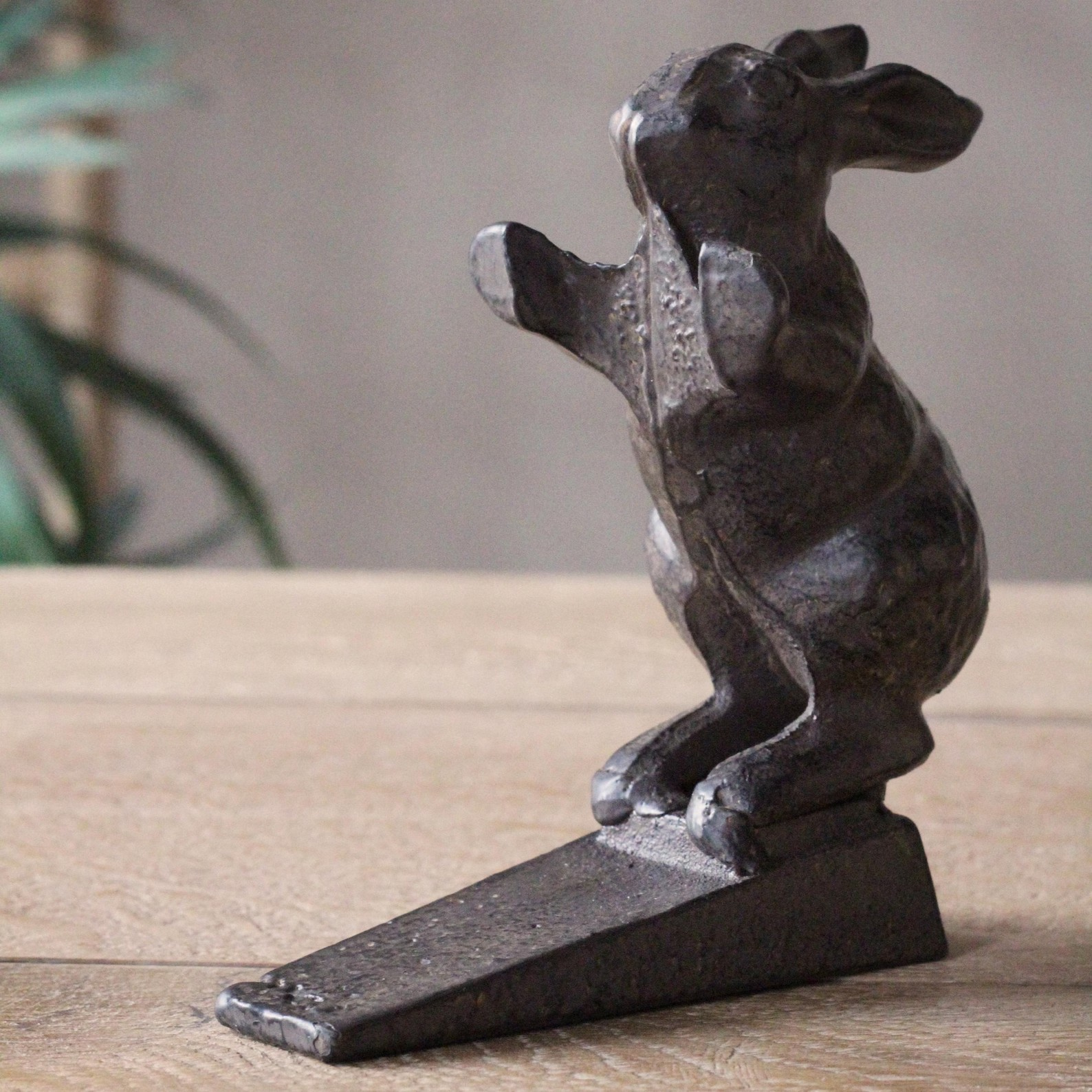 Cast Iron Brown Rabbit Doorstopper Hare Animal Floor Stop Rustic Door Wedge