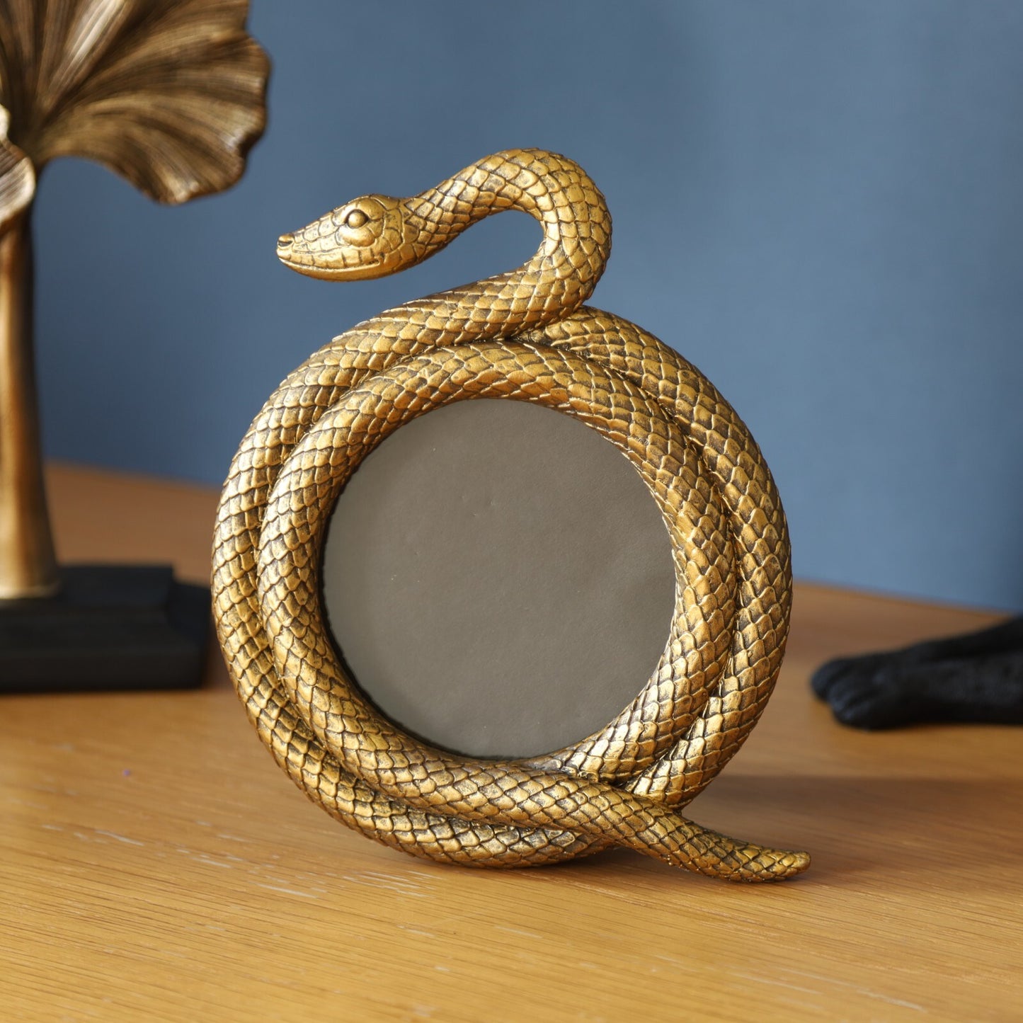 Resin Gold Snake Photo Frame 9x9cm Picture Holder Coiled Shape Sculpture Decor