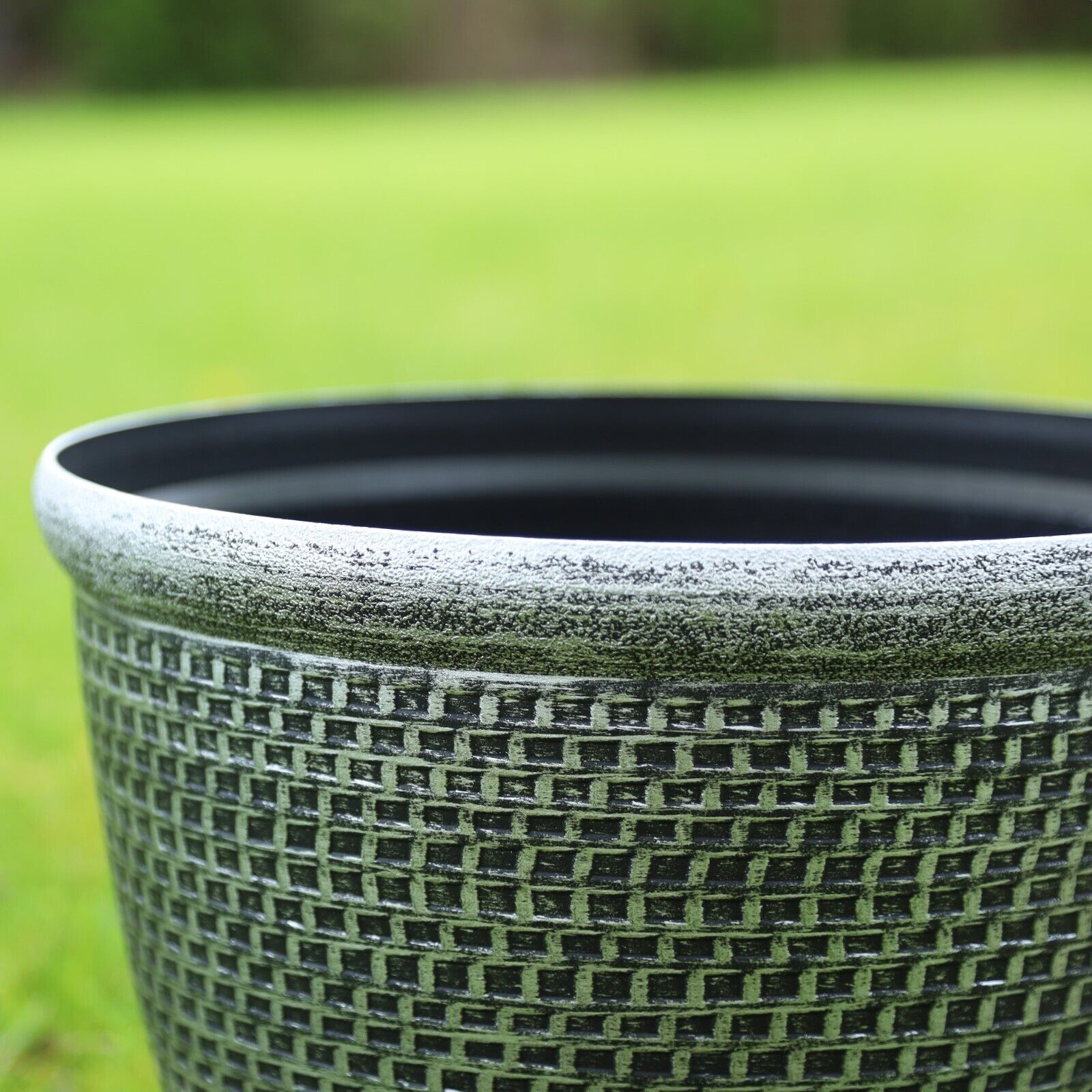 30cm Silver Plastic Round Cromarty Planter Antique  Plant Flowers Pot Cover