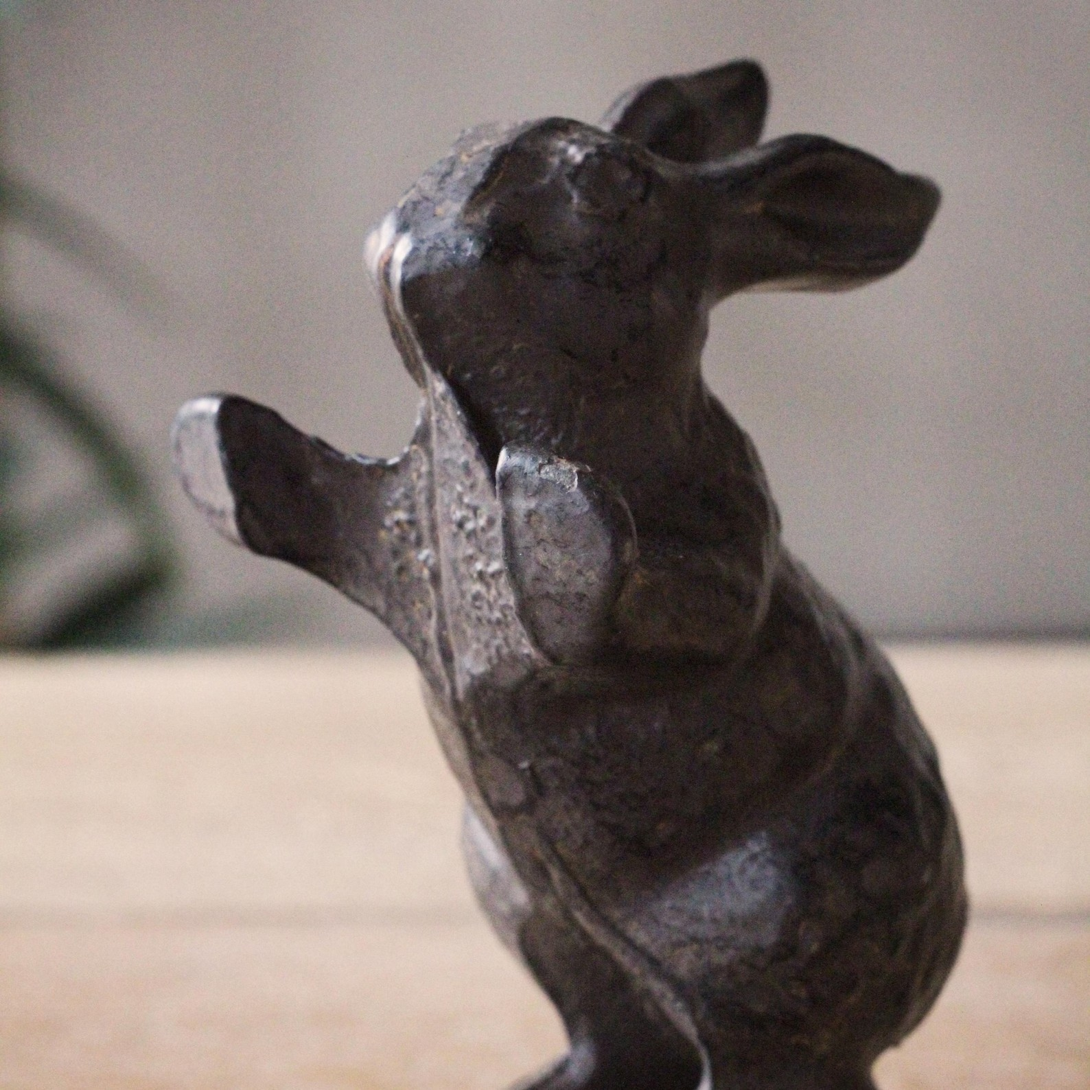 Cast Iron Brown Rabbit Doorstopper Hare Animal Floor Stop Rustic Door Wedge