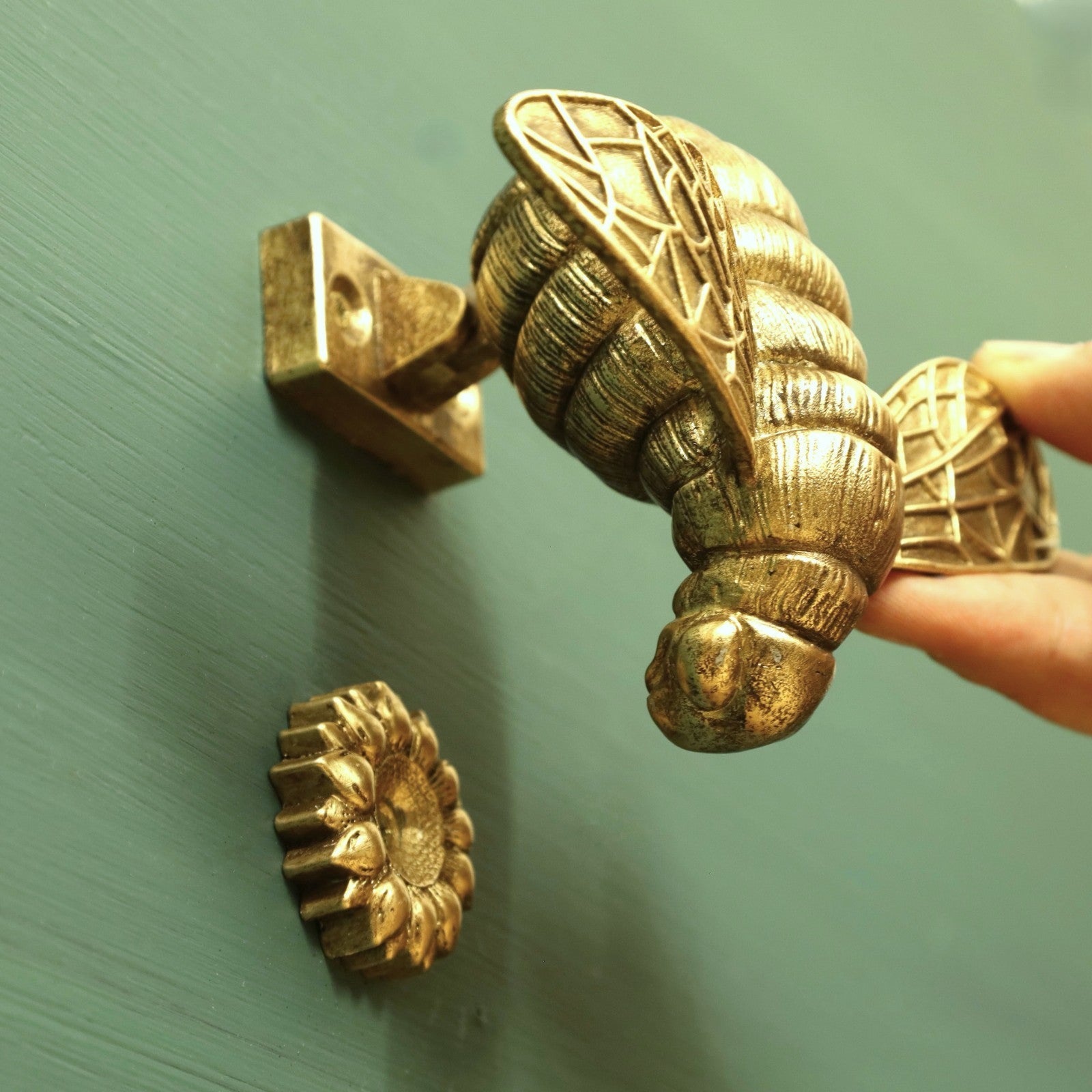 Metal Bumble Bee Door Knocker Gold Finish Rustic Antique Front Entrance Vintage