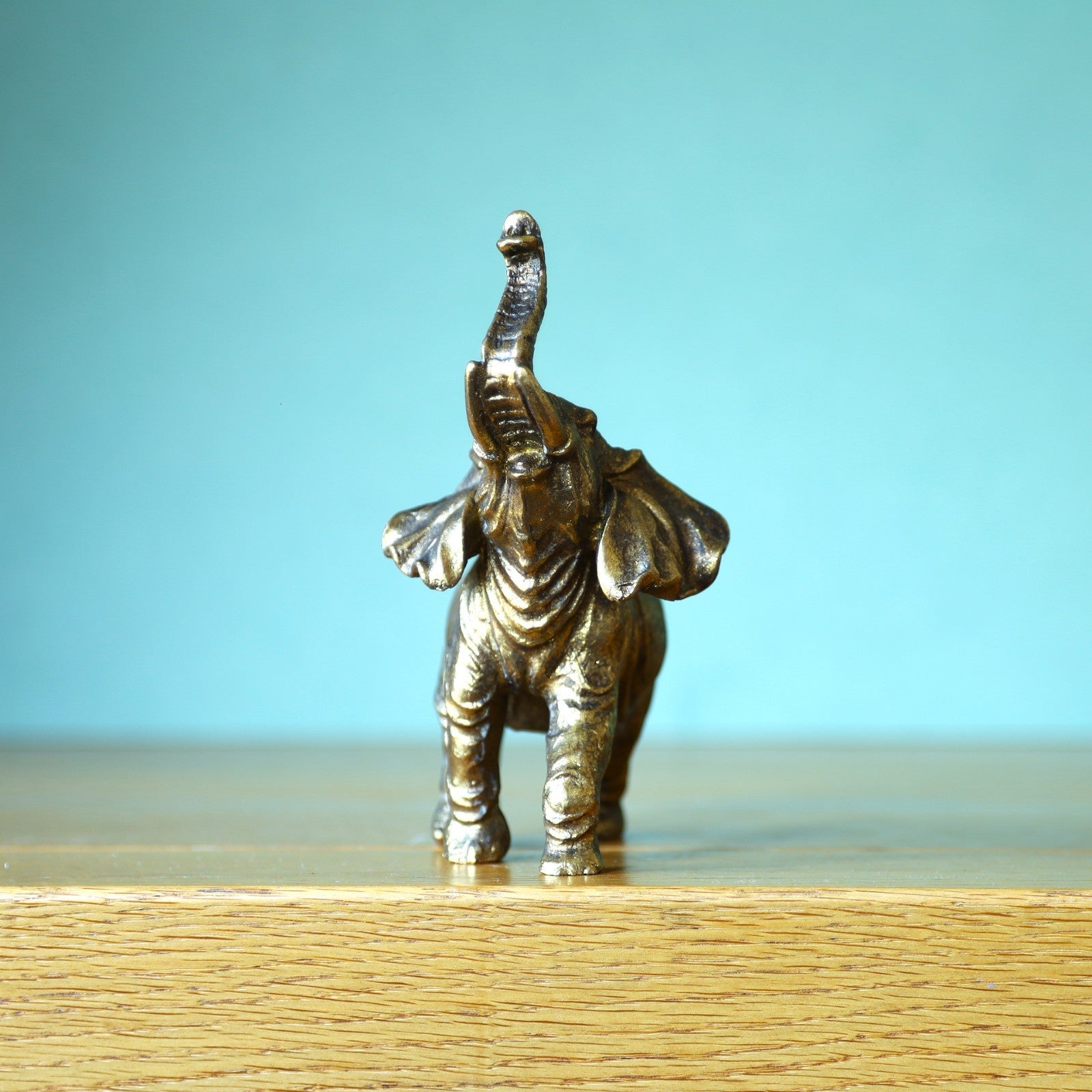 Resin Gold Angry Elephant Taper/Dinner Candle Stick Holder Antique Animal Statue