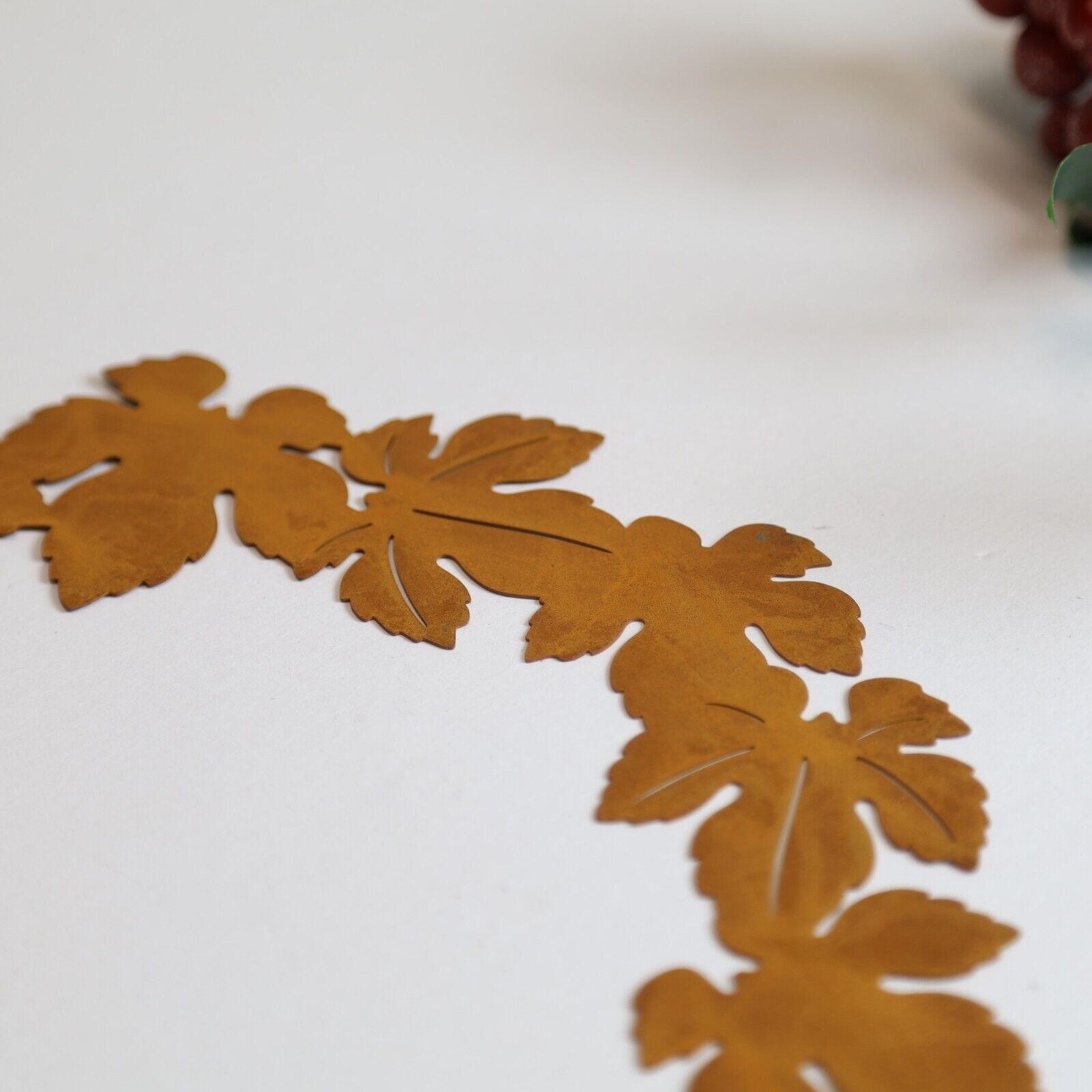 30cm Aged Metal Leaf Orange Wreath Autumn Halloween Home Wall Garden Decor Gift