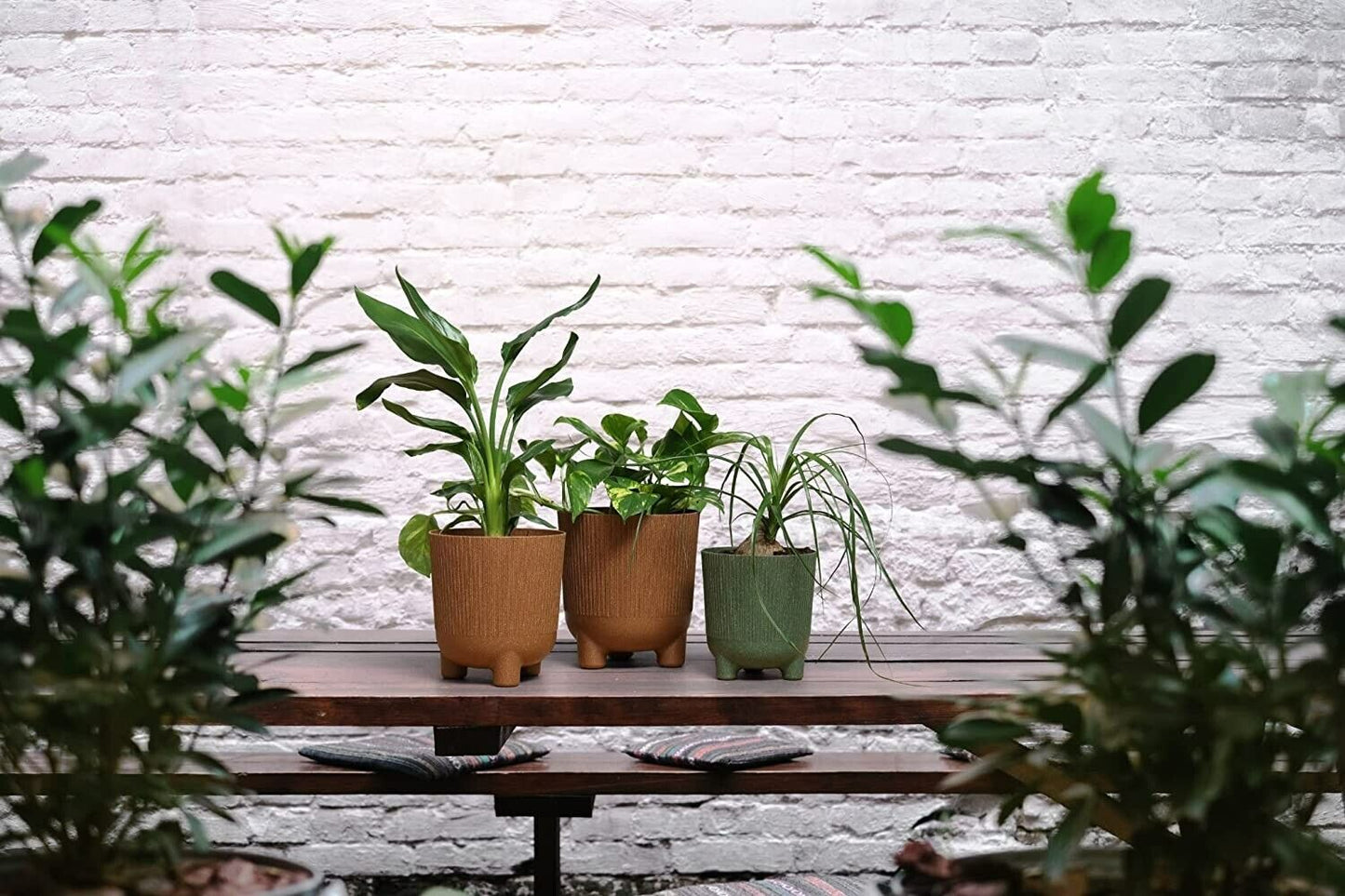 16 cm Eco Recycled Wood Plastic Green Round Indoor Planter Cover With Feet