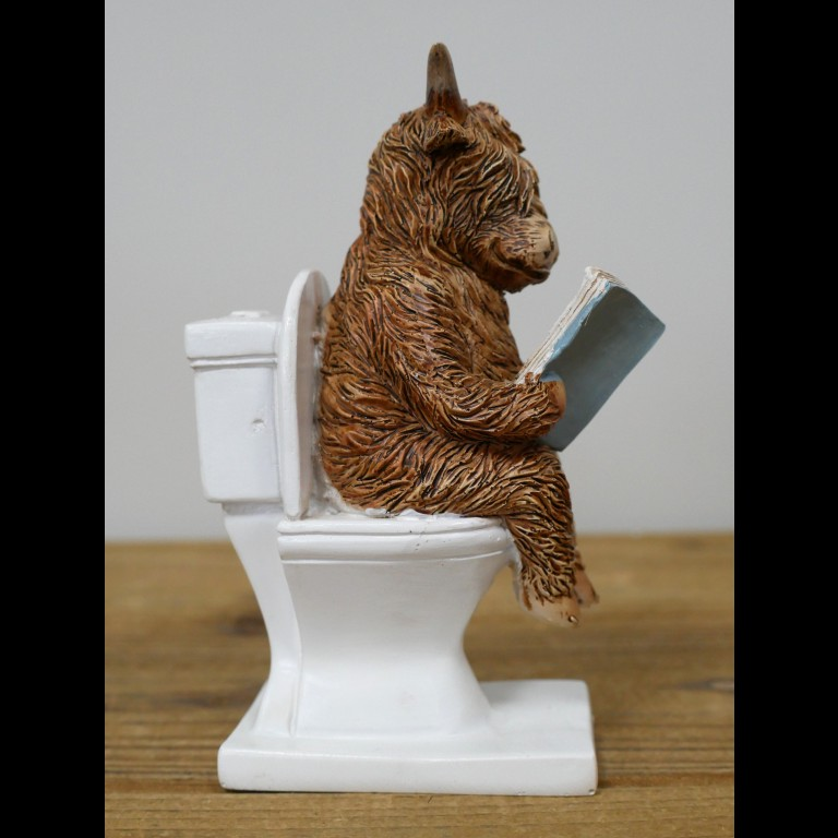 Resin Highland Cow on the Loo Bull Decorative Sculpture Ornament Statue Fun Gift