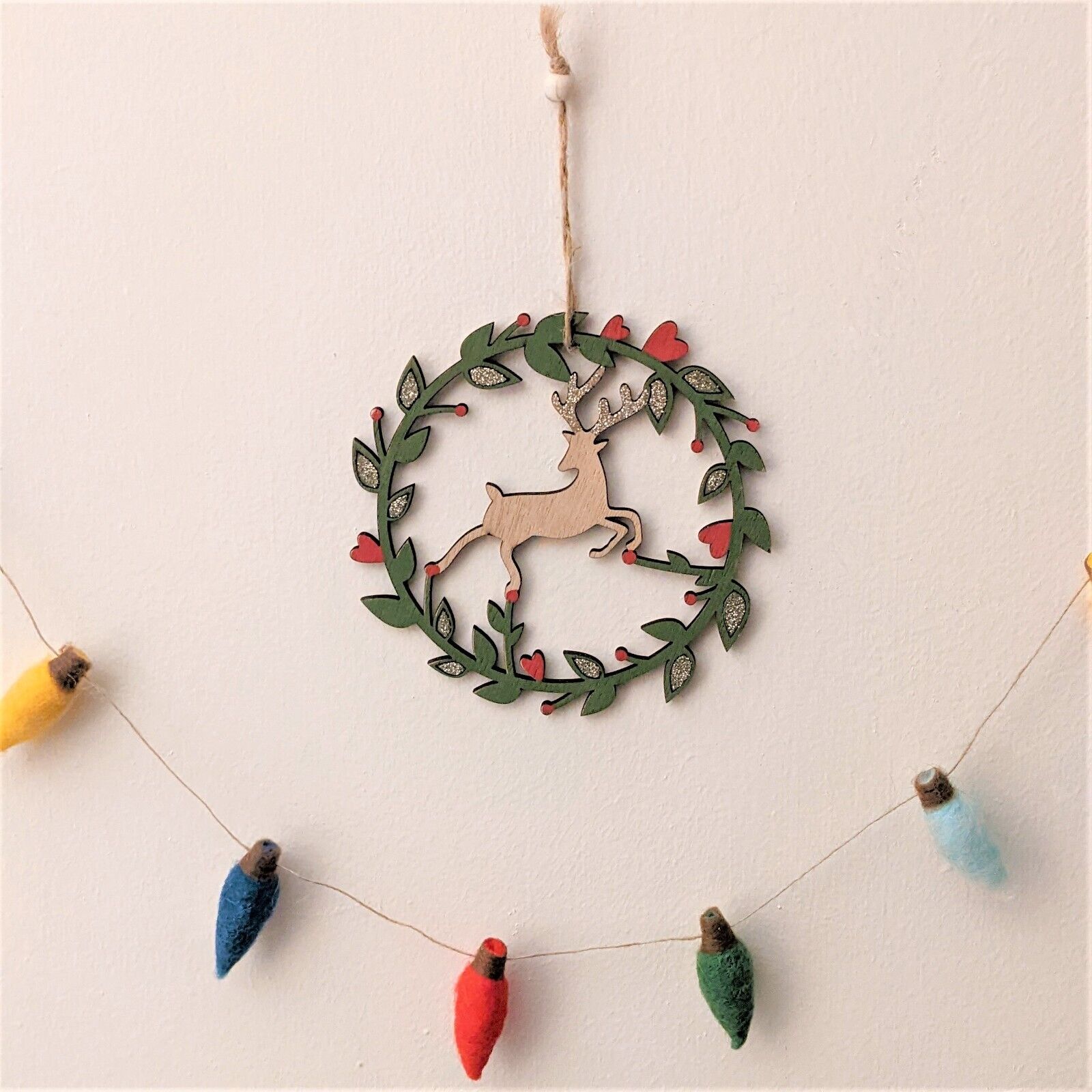 15cm Festive Reindeer Wooden Glitter Christmas Plaque Wreath Home Wall Decor