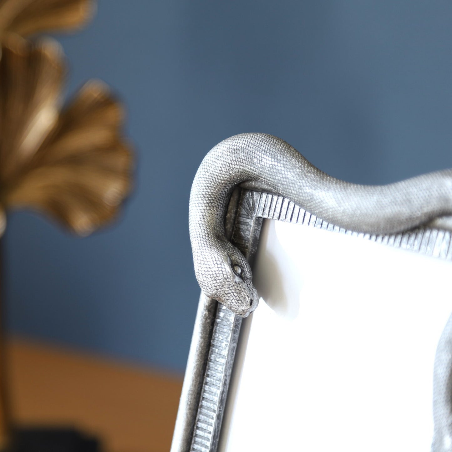 Resin Silver Snake Photo Frame 4x6inch Picture Holder Frame Sculpture Decoration