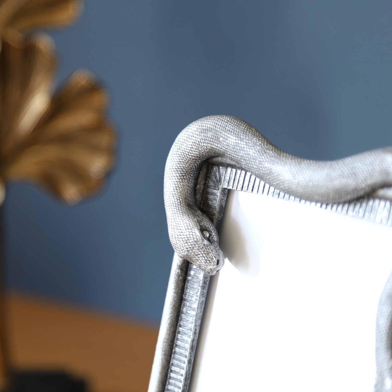 Resin Silver Snake Photo Frame 4x6inch Picture Holder Frame Sculpture Decoration