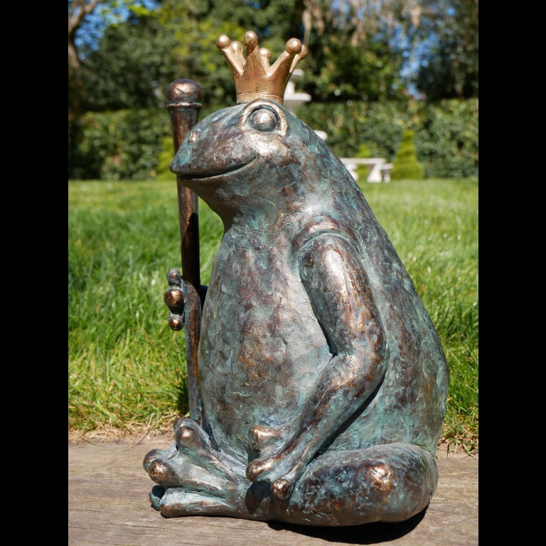 Green Resin King Frog Prince Garden Ornament Crown Frog Sculpture Bronze Effect