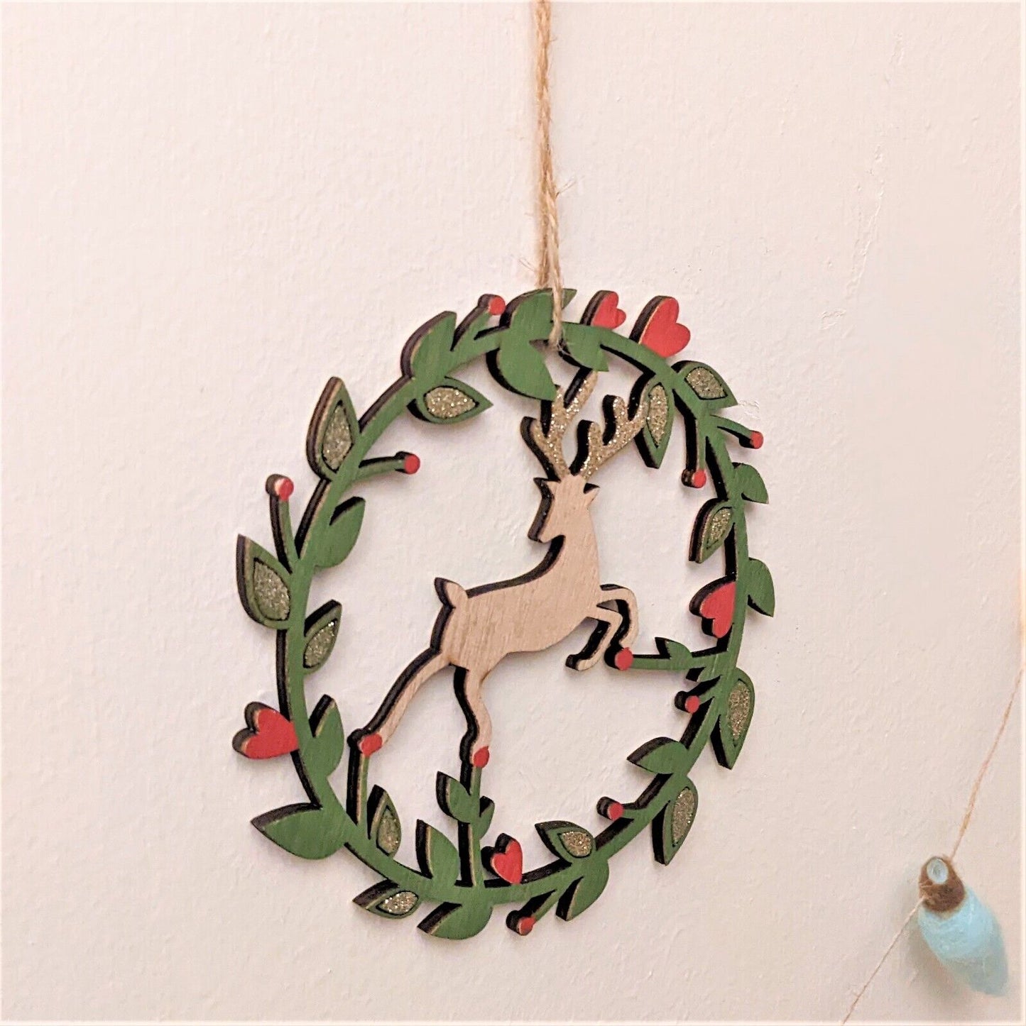 15cm Festive Reindeer Wooden Glitter Christmas Plaque Wreath Home Wall Decor