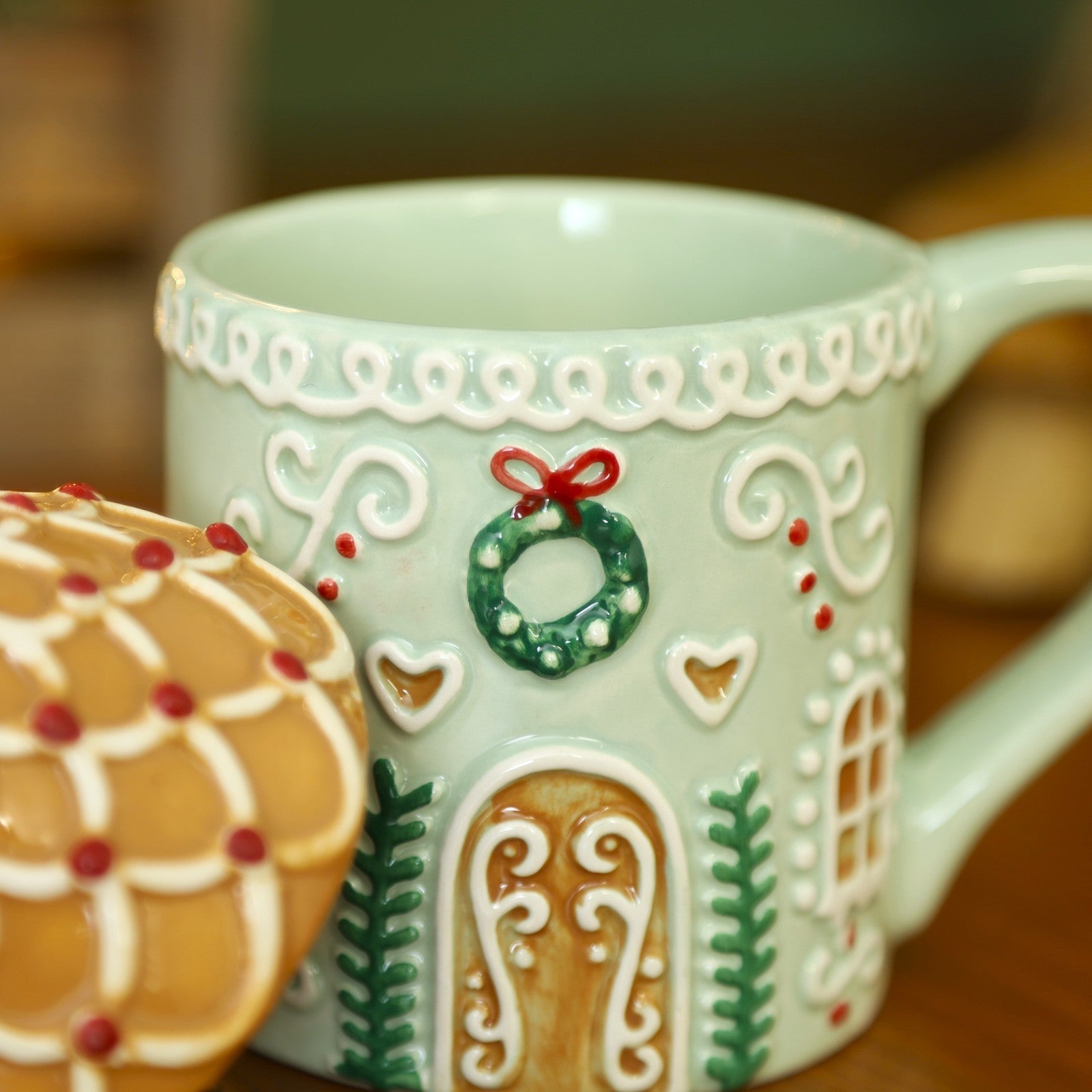Gingerbread House Ceramic Mug with Lid Christmas Festive Cup Coffee Tea Drink