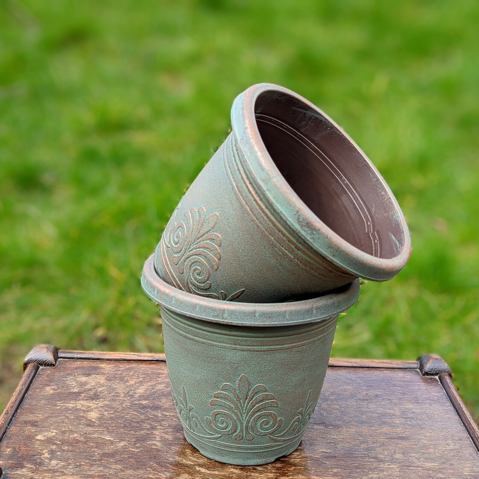 Set of 2 Copper Green Plastic Plant Pot 16cm Metallic Round 1.9L Garden Planter