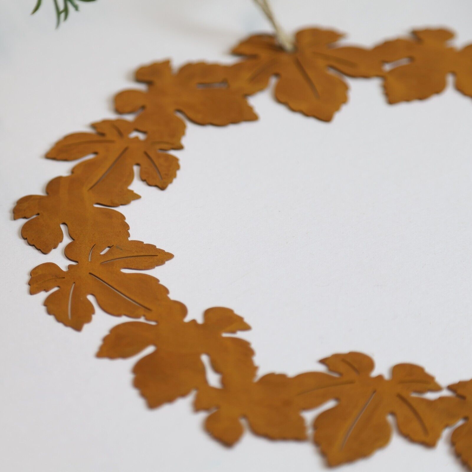30cm Aged Metal Leaf Orange Wreath Autumn Halloween Home Wall Garden Decor Gift