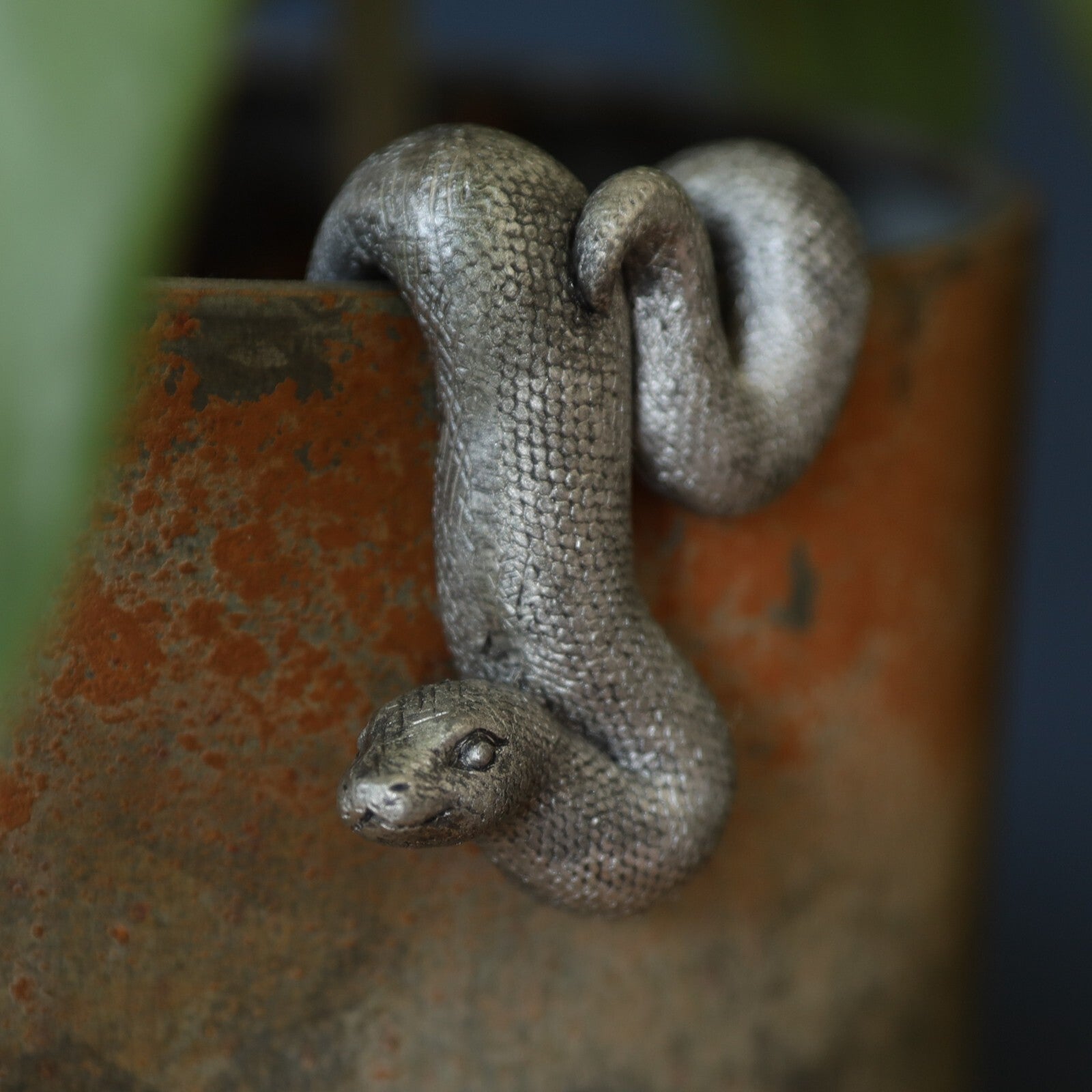 Resin Silver Snake Plant Pot Hanger Antique Animal Home Garden Decor Ornament